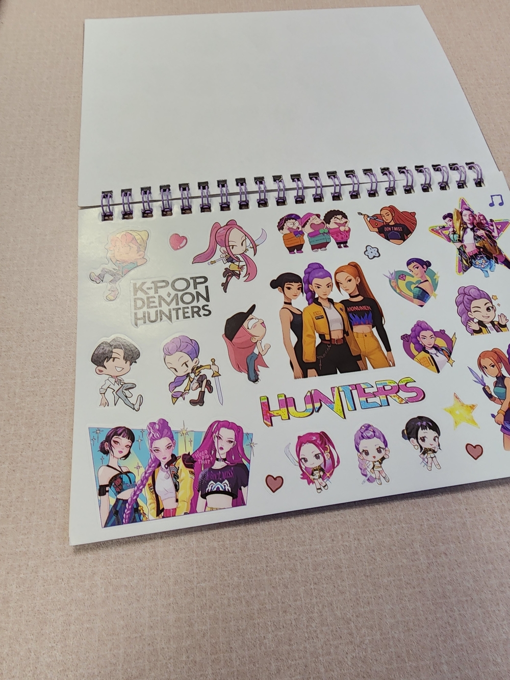 Holographic K-Pop Demon Hunters Sticker Book & Accessories Set - - Picture 9 of 13